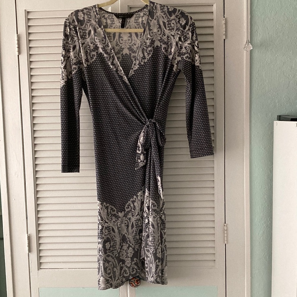 BCBGMaxAzria Gray and White Wrap Dress